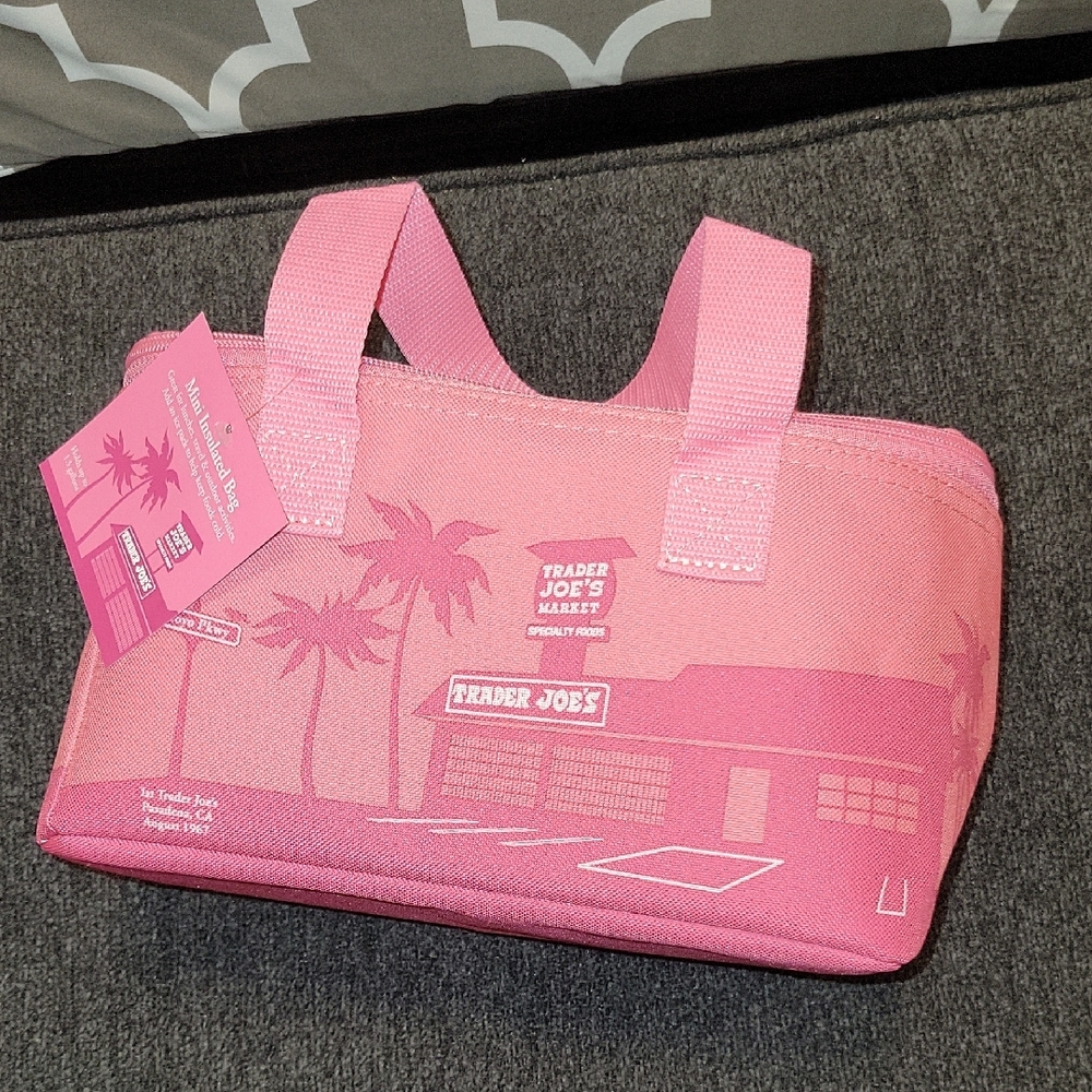 🆕️Trader Joe's Pink Insulated Lunch Tote